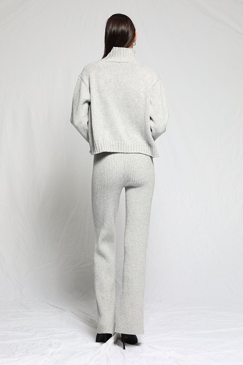 Load image into Gallery viewer, Wool Blended Knit Cropped LS Turtleneck
